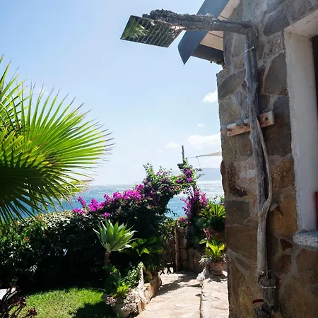 Casa Piccolo Smeraldo Giardino- Charming Oasis Hébergement de vacances *