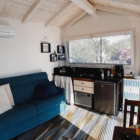 Casa Piccolo Smeraldo Giardino- Charming Oasis *